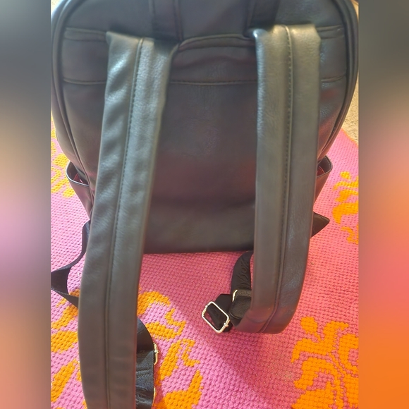 Betsey Johnson backpack - Picture 4 of 4